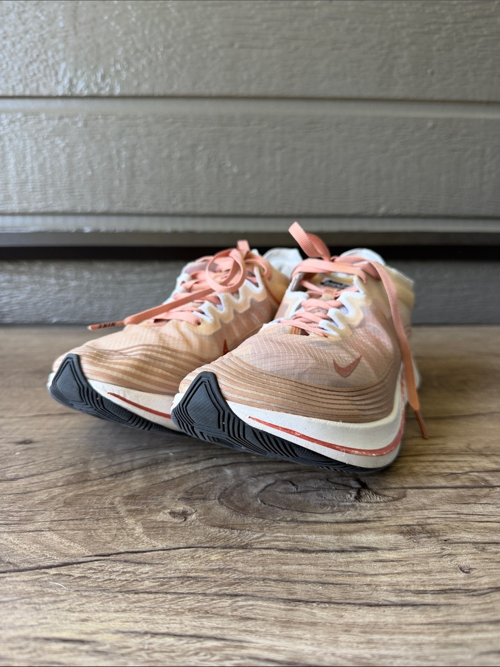 Nike Racing Women’s Peach/Coral Lightweight Running Sneakers size 8.5